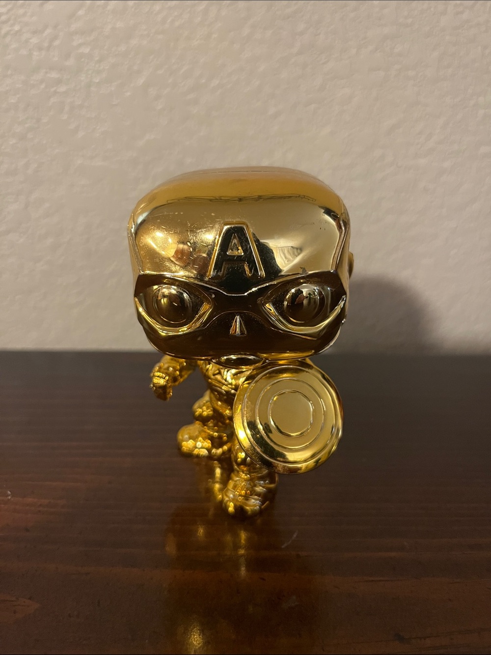 Funko Pop! - Marvel Studios: The First 10 Years - Captain America Gold - #377